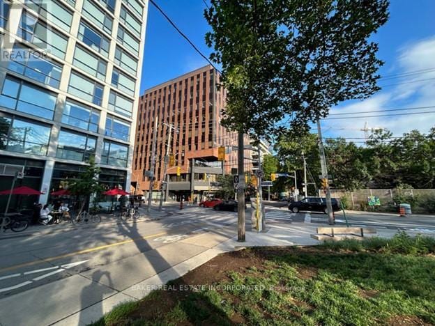 Building Photo - 39 Brant St