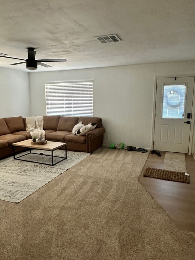 Foto del edificio - Topock Living