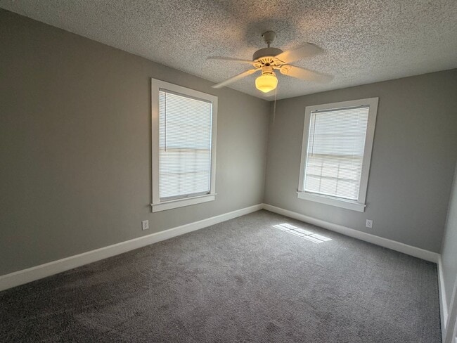 Building Photo - 110 Lantana Ave