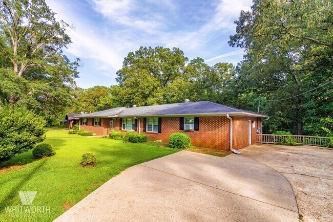Building Photo - 4325 Ridgewood Rd