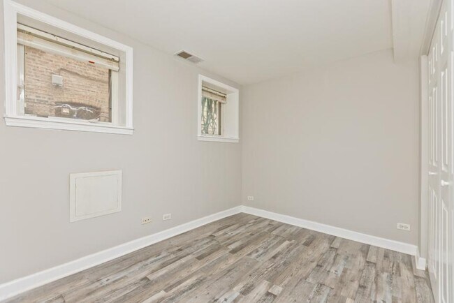 Foto del edificio - 2 bedroom in Chicago IL 60640