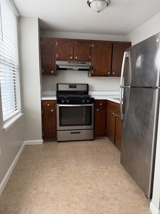 Building Photo - 967 Asylum Ave