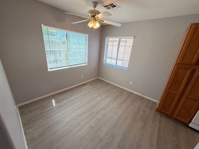 Building Photo - 12556 W Charter Oak Rd