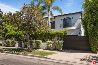 Building Photo - 2056 Kerwood Ave