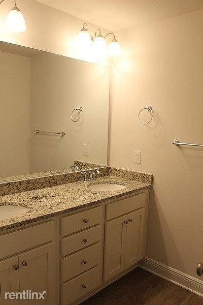 Building Photo - 3 br, 2.5 bath Townhome - 1645 Lynn Haven ...