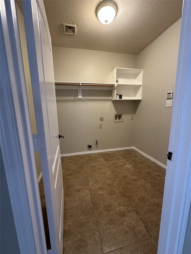 Building Photo - 3410 Azalea Sands Dr