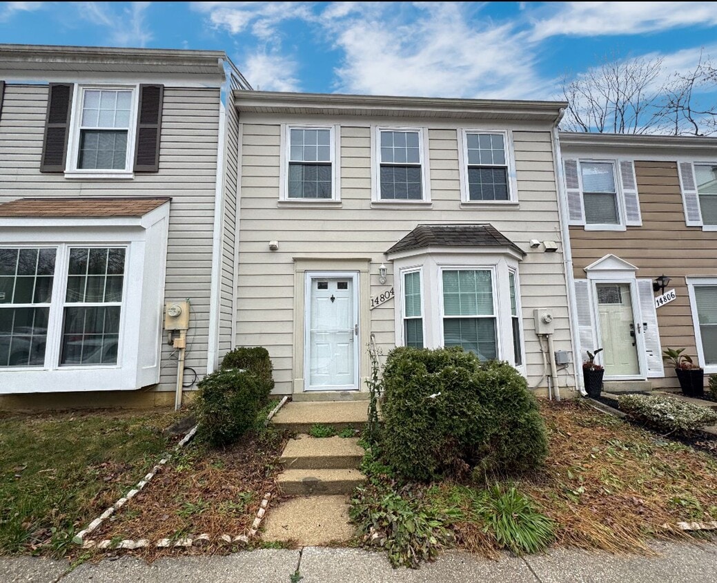 Foto principal - Lovely 3 BR/1.5 BA Townhome in Bowie!