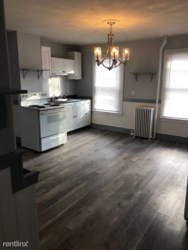 Building Photo - 3 br, 1 bath Townhome - 14 ARCH ST