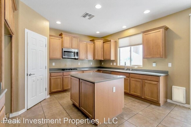 Building Photo - 5 br, 4 bath House - 5219 W PINNACLE VISTA DR