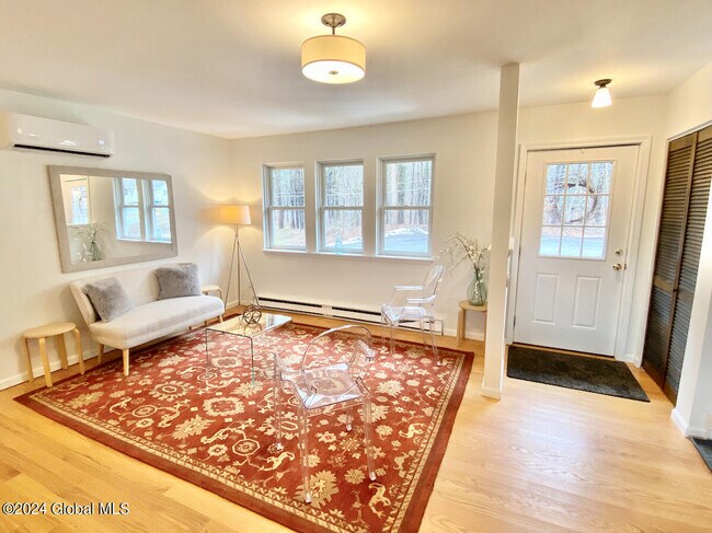 Building Photo - 62 Mahican Manor