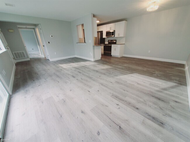 Foto del edificio - 1 br, 1 bath Condo - 1900 Summer St Unit 5