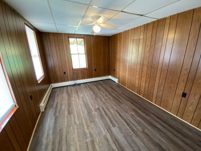 Building Photo - Single Family Home