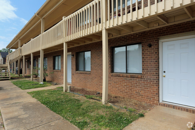 Executive Hills Apartments In Huntsville AL Apartments Com   Executive Hills Huntsville Al Building Photo 