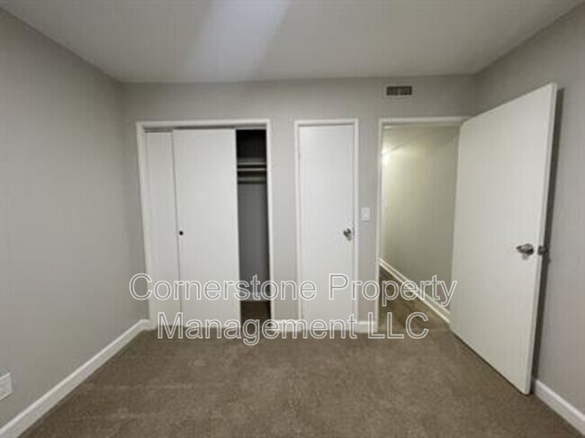 Foto del edificio - 2506 Redbud Ln