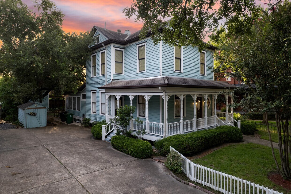 Foto principal - 1007 Heights Blvd