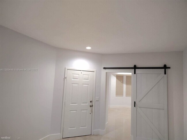 Building Photo - 5 br, 3.5 bath House - 15039 SW 51st St