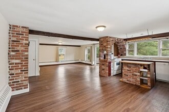 Building Photo - 84 Pine Hill Rd N