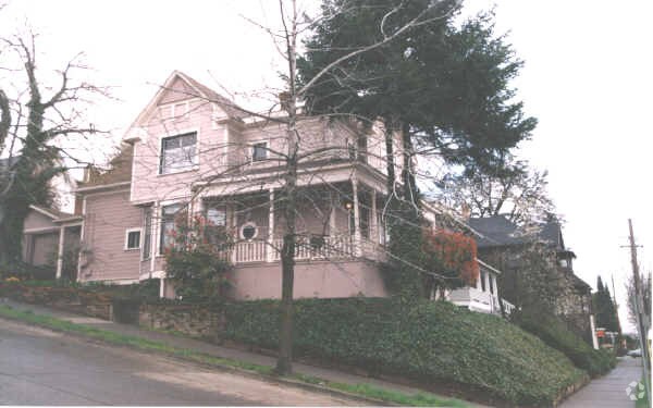 Foto del edificio - 3735 SW Hood Ave