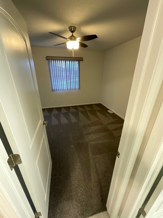 Dormitorio - 1319 Lemna Ave