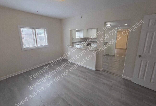 Foto del edificio - 694 W 8th St