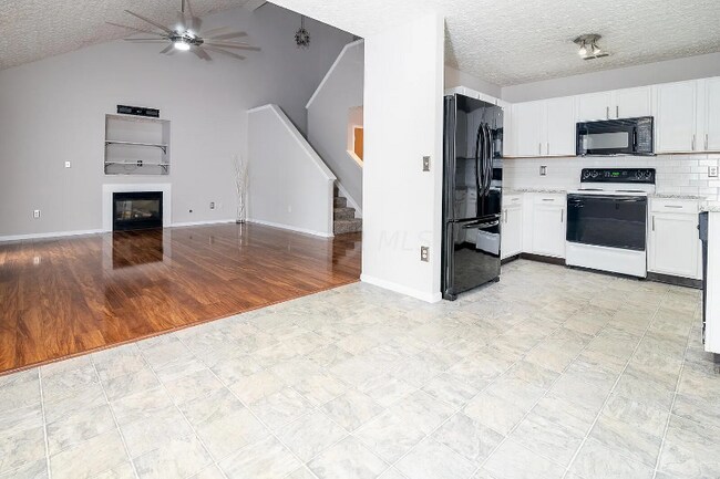 Building Photo - 1562 Sargas St