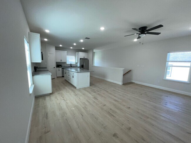 Building Photo - 4443 Wayside Ave