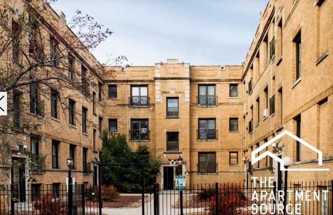 Photo - 730 W Roscoe St Apartment