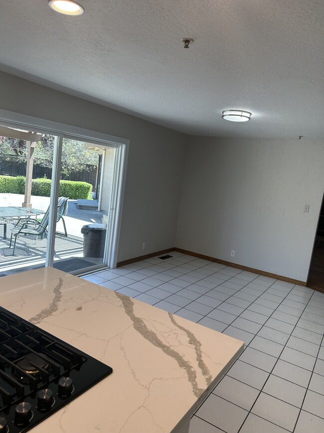 Building Photo - 5053 Pavo Ct