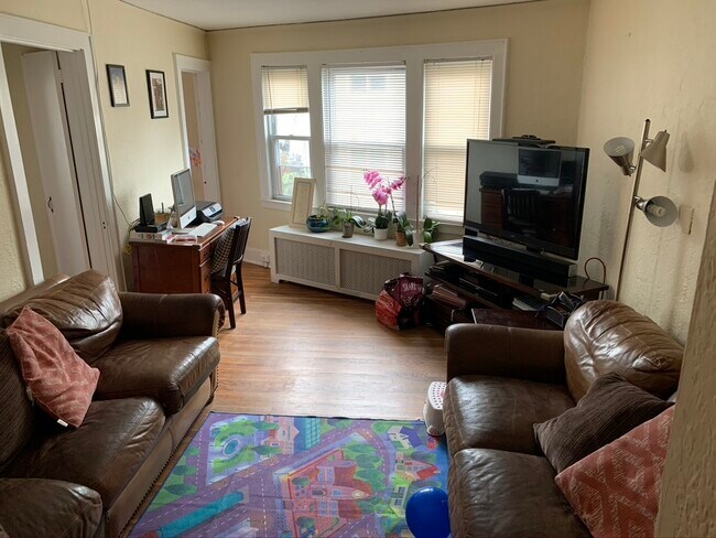 Building Photo - 72 Hamilton Ave