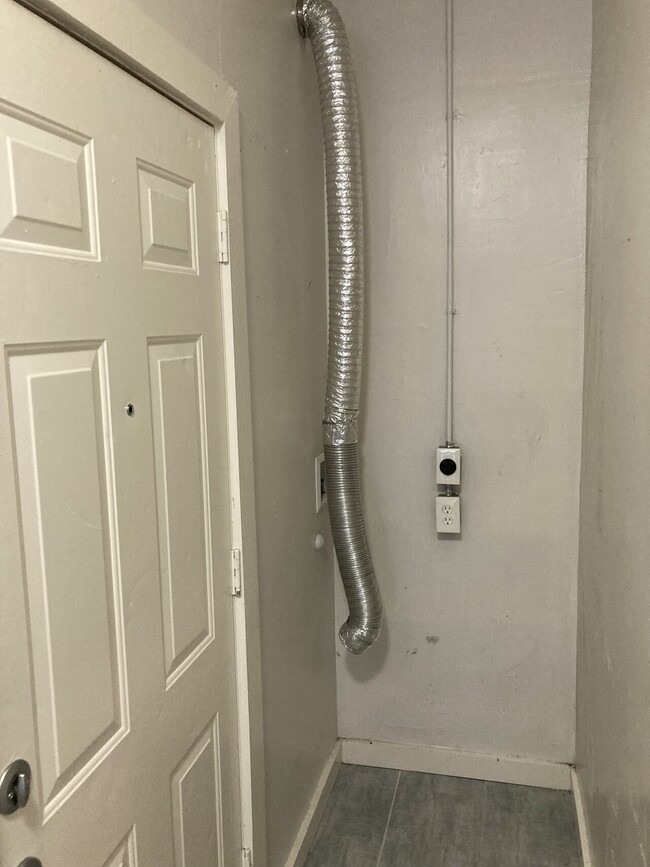 Foto del edificio - 319 E 21st