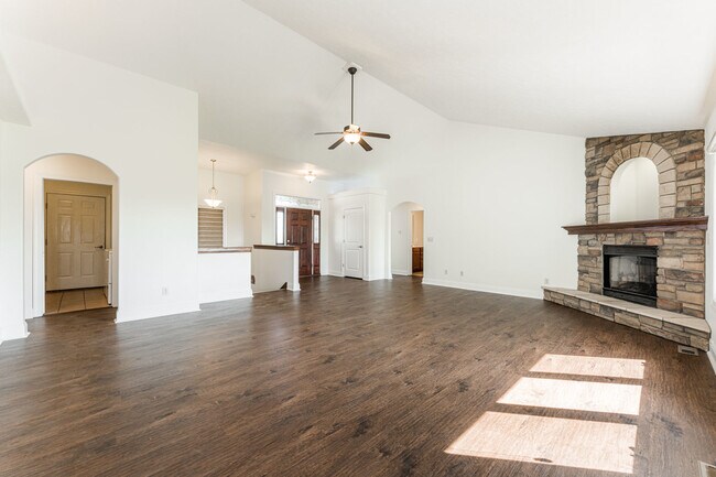 Building Photo - 205 Chesterfield Dr