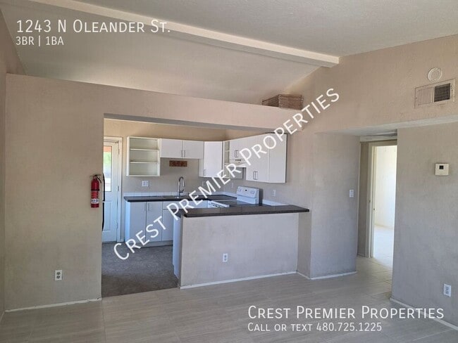 Foto del edificio - 1243 N Oleander St