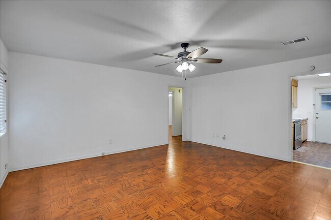 Foto del edificio - 4221/4223 Hawthorne Court