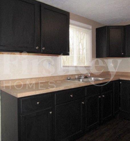 Foto del edificio - 5507 Armstrong Dr