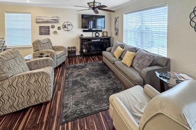 Foto del edificio - 7616 N Plainfield Dr