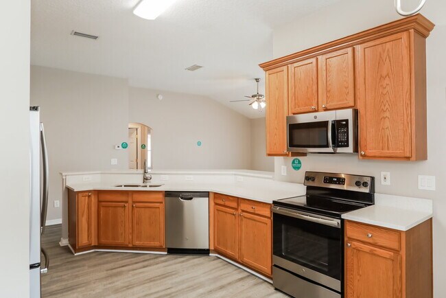 Building Photo - 2704 Creekfront Dr