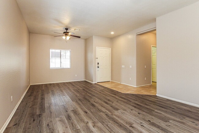 Building Photo - 5206 W Glass Ln