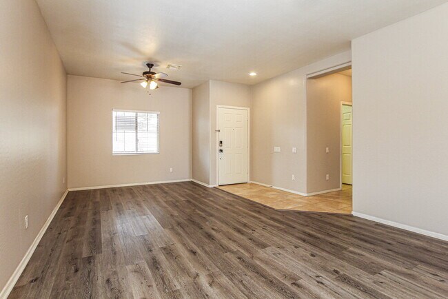 Foto del edificio - 5206 W Glass Ln