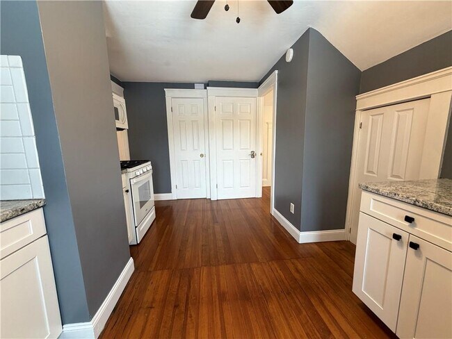 Foto del edificio - 87 Bentley St