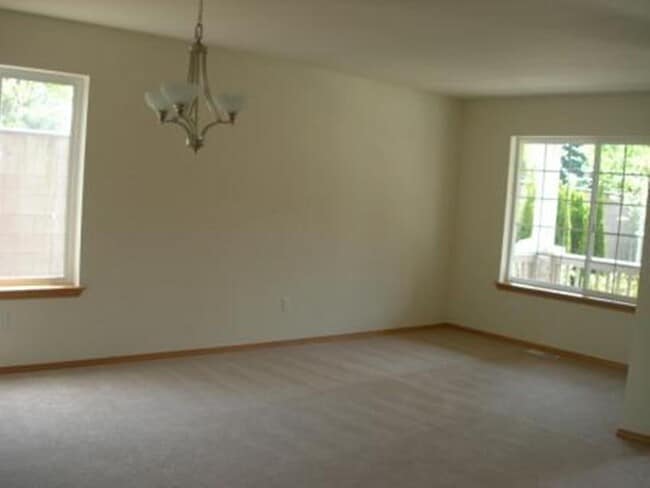 Building Photo - 4736 Kapalea Way SE