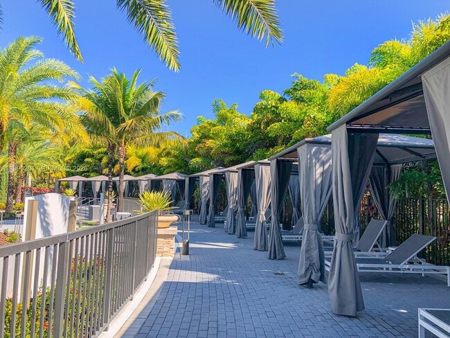 Foto del edificio - 8055 NW 104th Ave