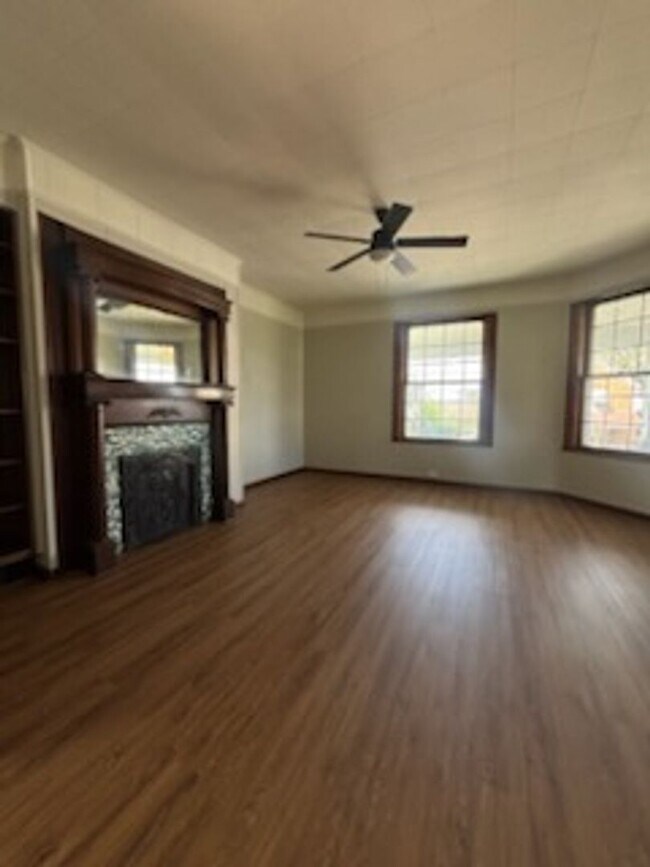 Foto del edificio - 515 Wallis Ave