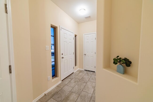 Foto del edificio - 3305 Charolais Dr