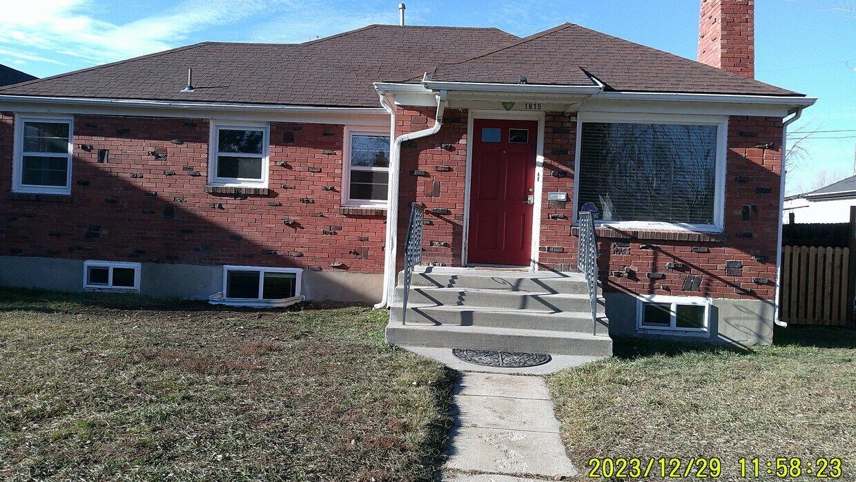 Primary Photo - Large SE Boise home
