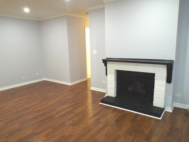 Building Photo - 1500 7 Pines Rd
