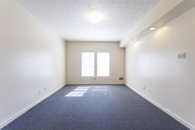 Foto del edificio - 4425 W Broadway