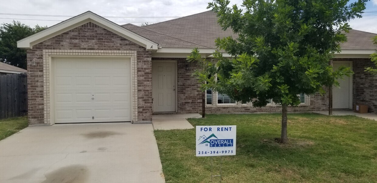 Foto principal - 4606 Waterfall Dr