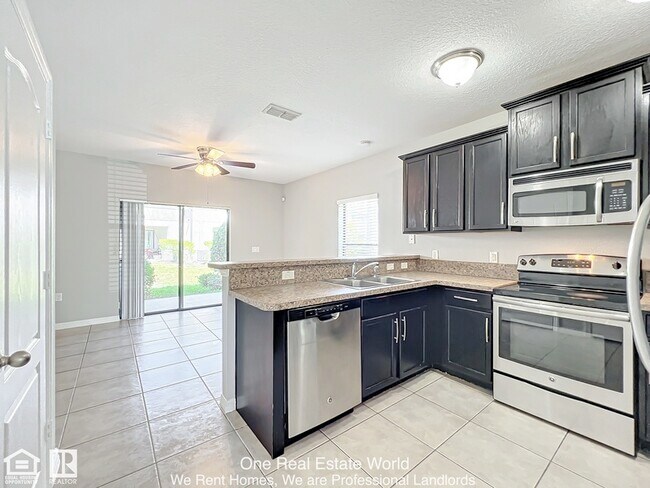 Foto del edificio - 5361 Windsor Lake Cir