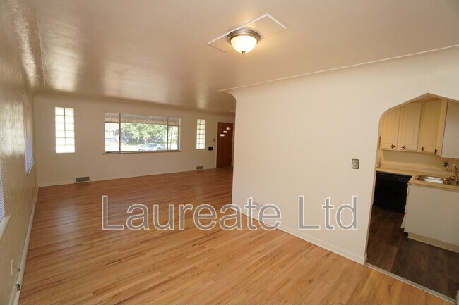 Foto del edificio - 5998 S Hill St