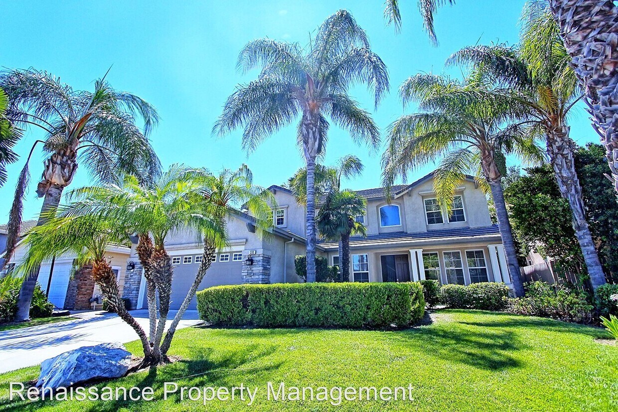 Foto principal - 5 br, 3 bath House - 333 Quail Run Cir.